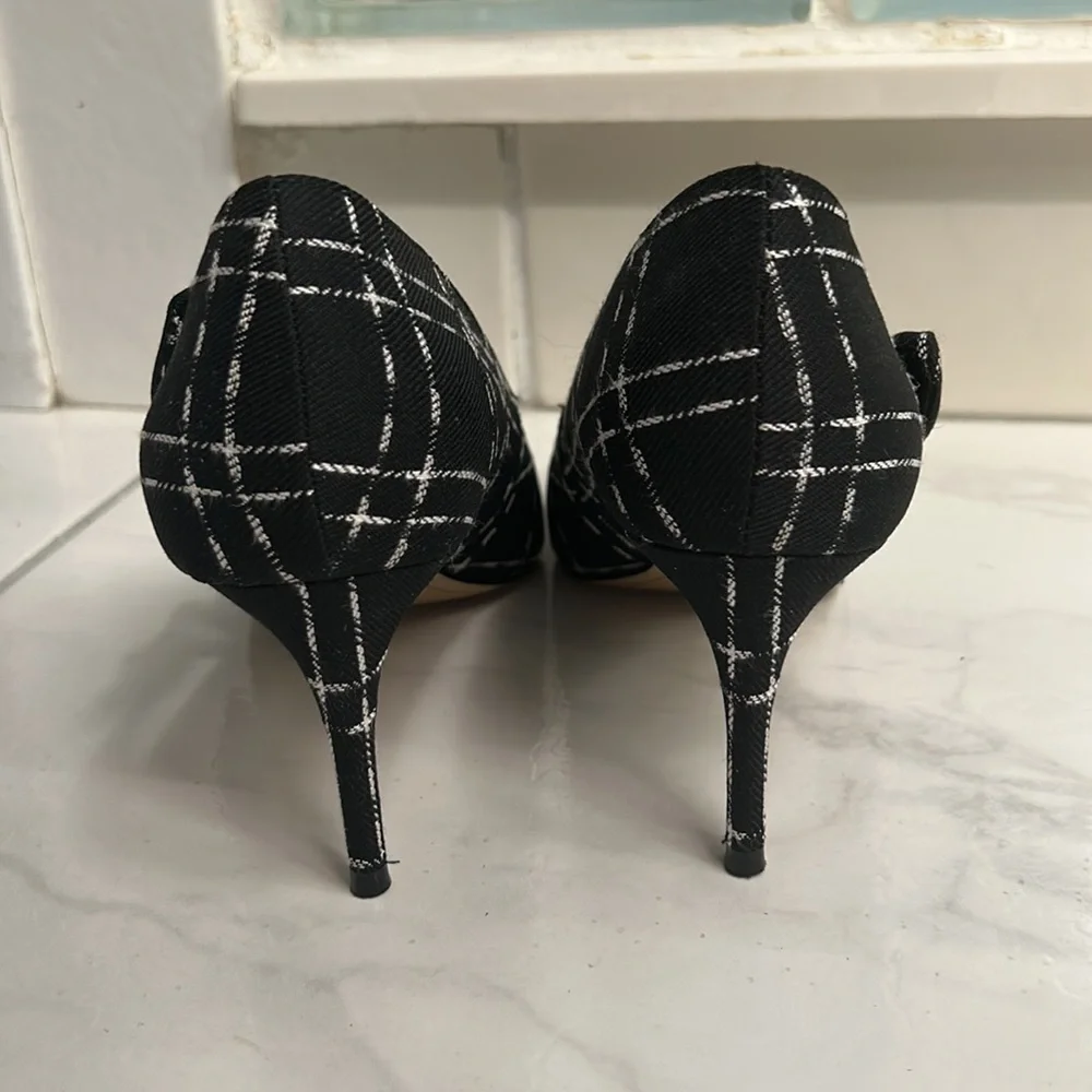 Peep toe heels, black & white, size 8 1/2 - Picture 5 of 11